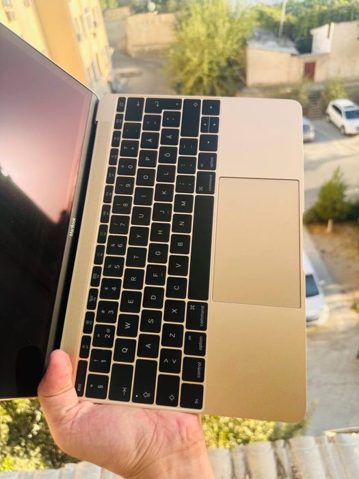 Macbook holati ideal tiniq turibdi kam ishlagan