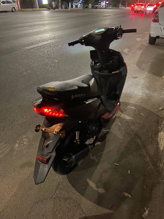 Skuter sotiladi srochno motor