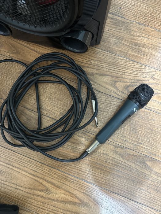 Boxa LG cu microfon inclus