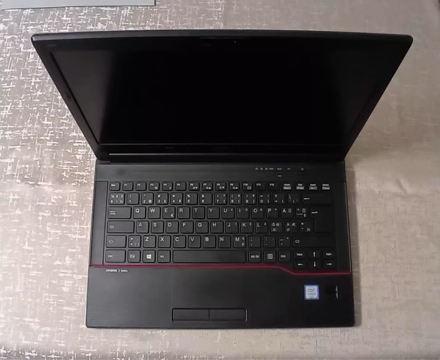 Лаптоп Fujitsu Lifebook E546