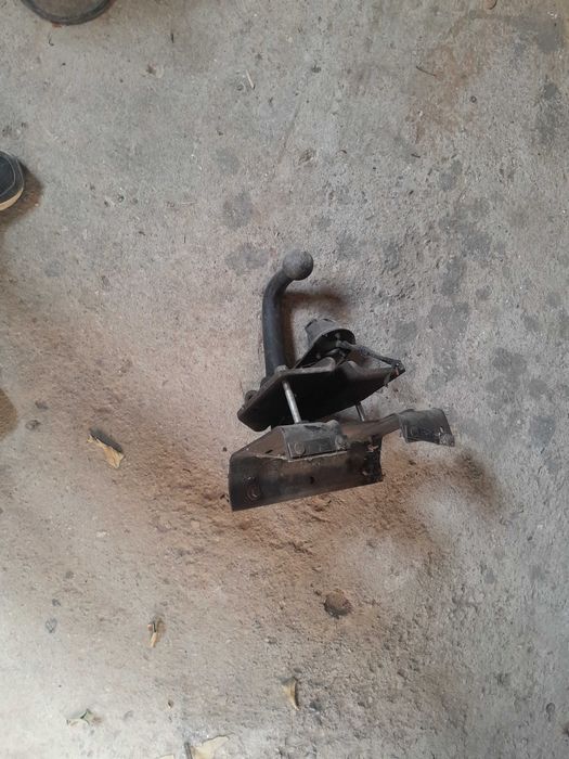 Оригинален  теглич за опел астра