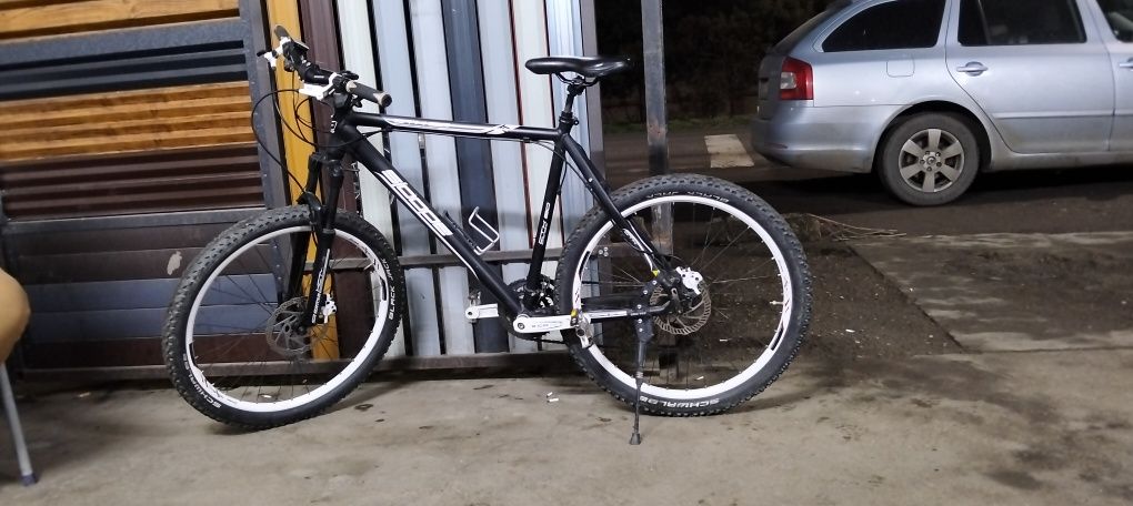 Bicicletă deosebită perfect funcțională