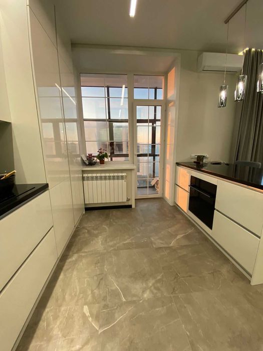 продам 6 комн квартиру пентхаус 2 этажа, за наличный расчет