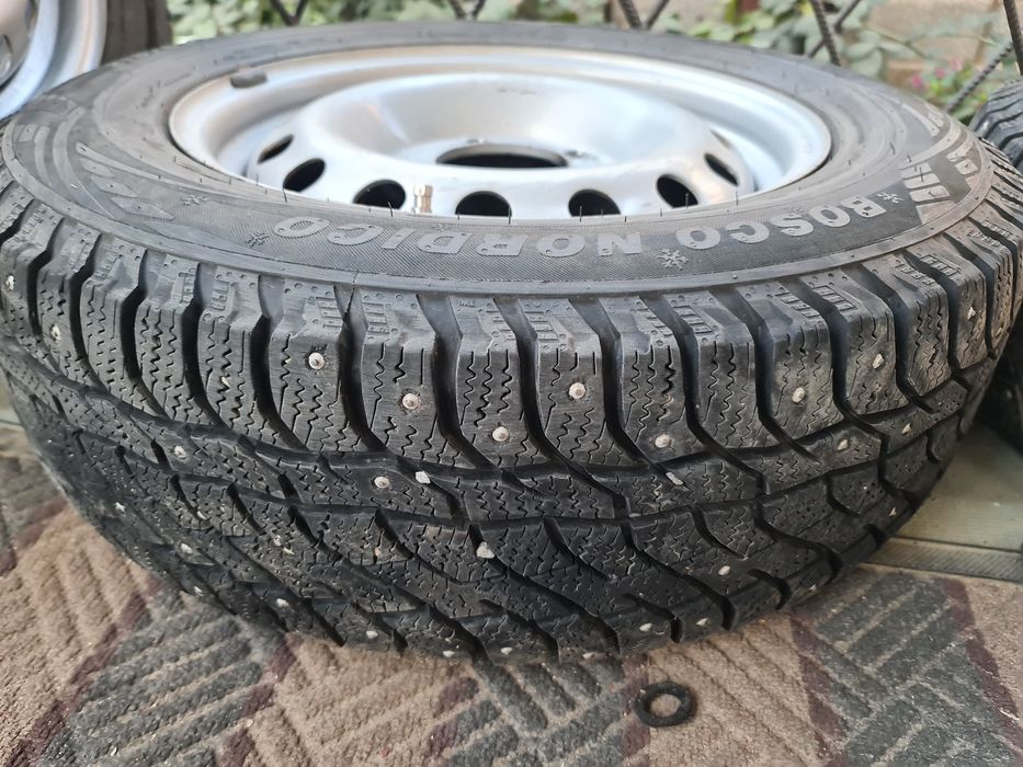 Продаю шины с дисками
