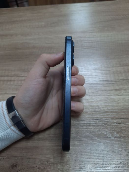 IPhone 15 Pro Blue titanium