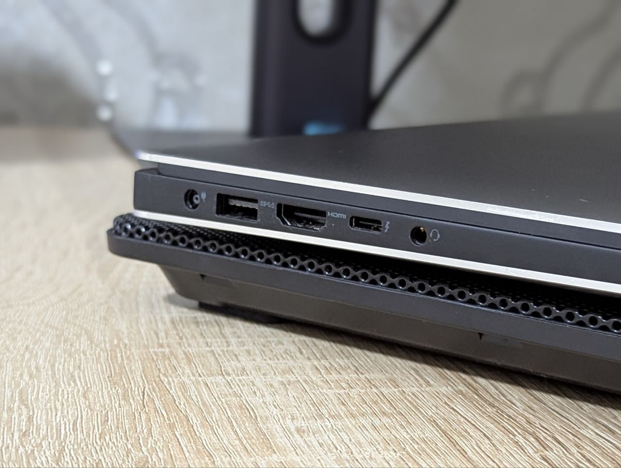 Dell Precision 5520 i5 7th 16/500GB