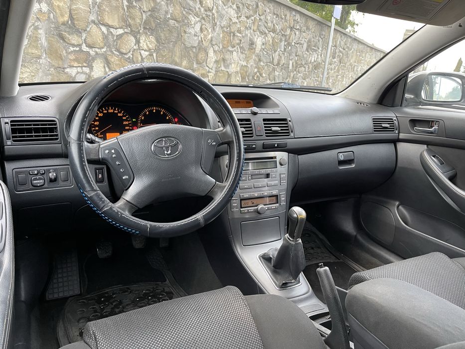 Toyota Avensis T25 1.8VVTi 129 cai 2004