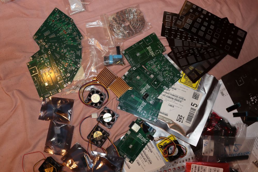 Kituri DIY Solo Bitcoin Miner - Bitaxe Hex si Ultra + Bonus Consumabil