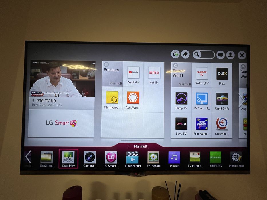Smart tv 3d  Lg. 55 inchi alb