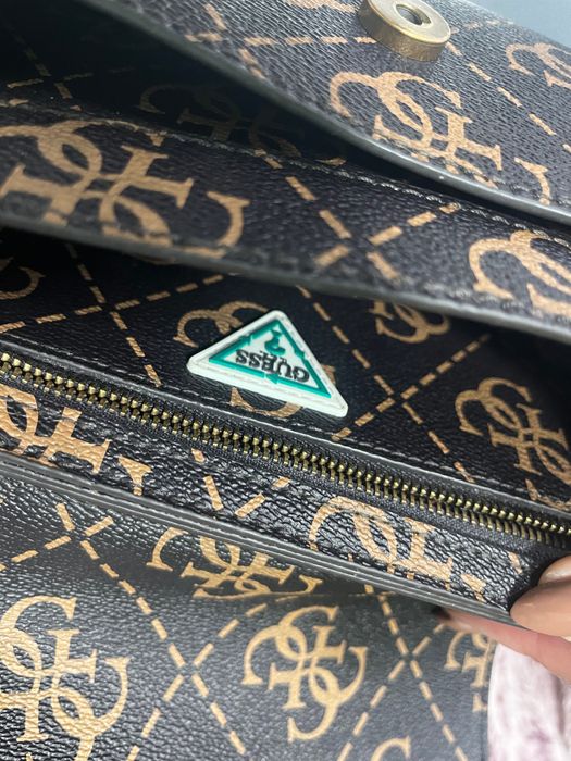 Дамска чанта Guess