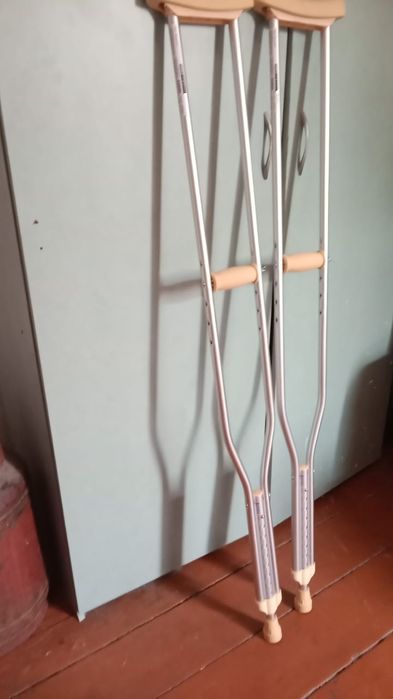 Костыли в отличном состоянии