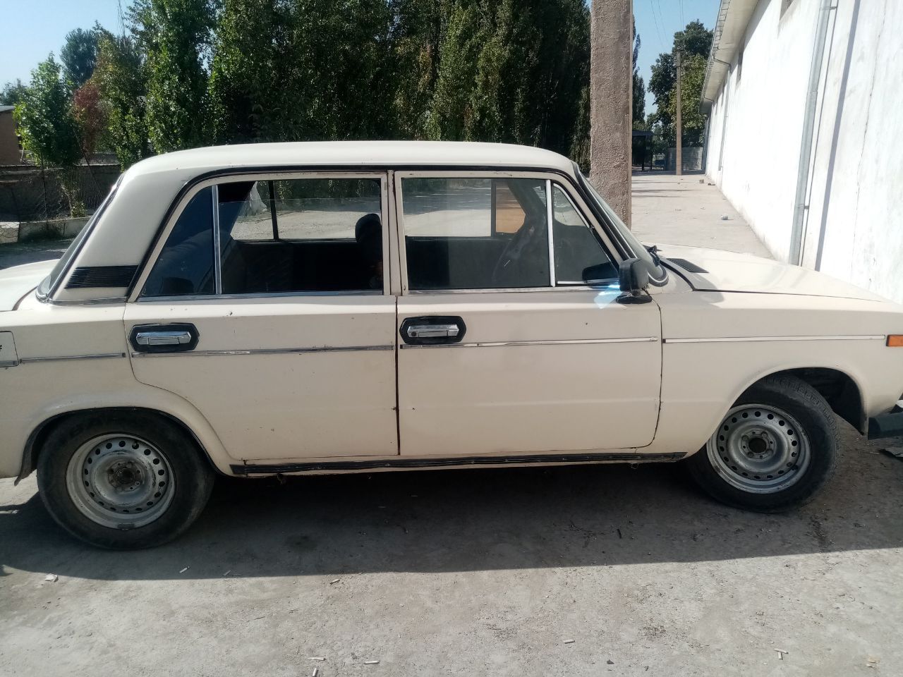 Vaz 2106 sotiladi