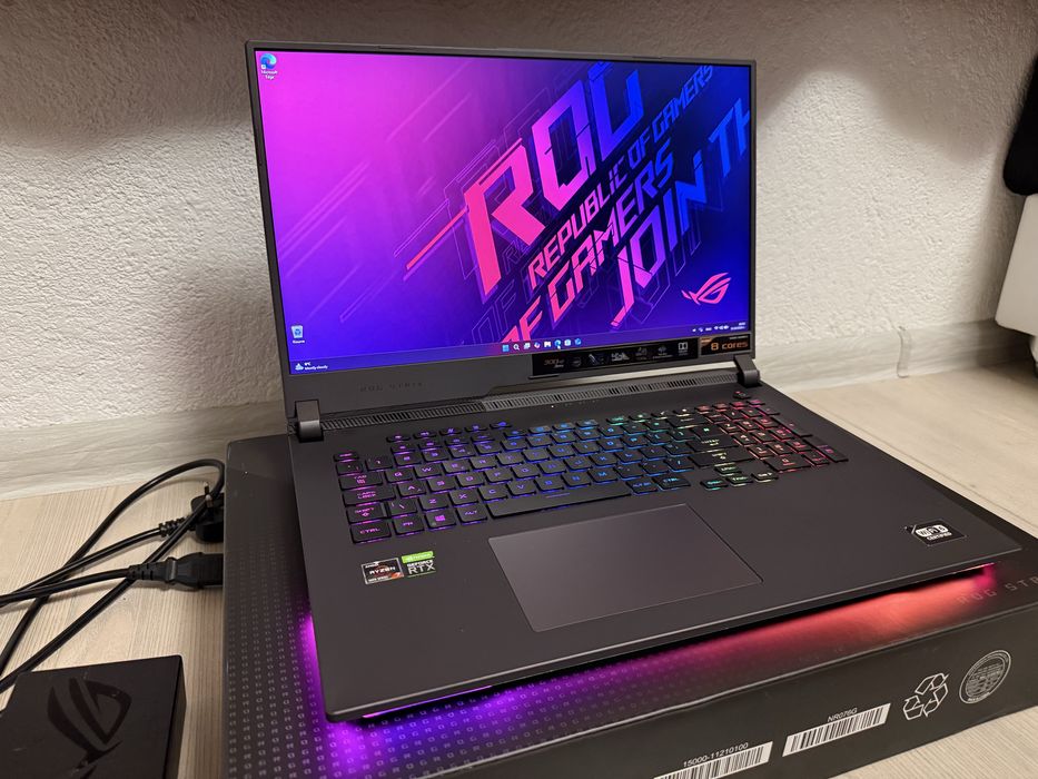 Лаптоп ASUS ROG Strix G713