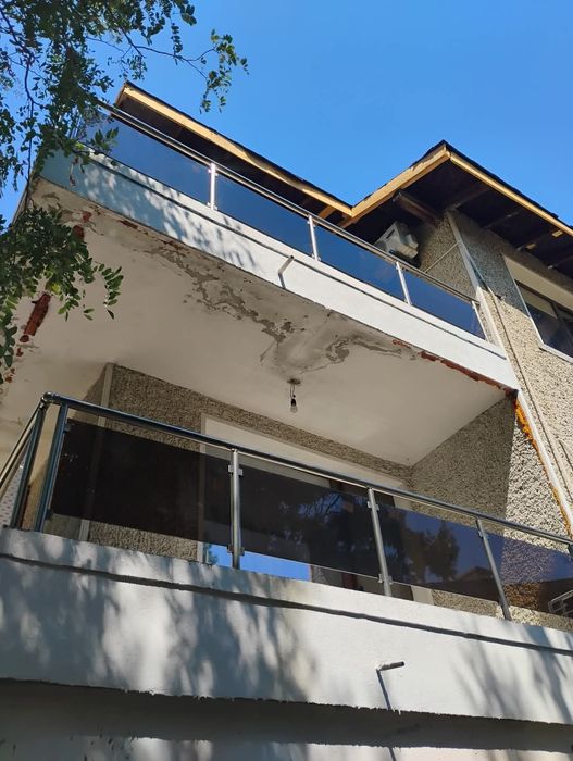 Монтаж на алуминиеви парапети