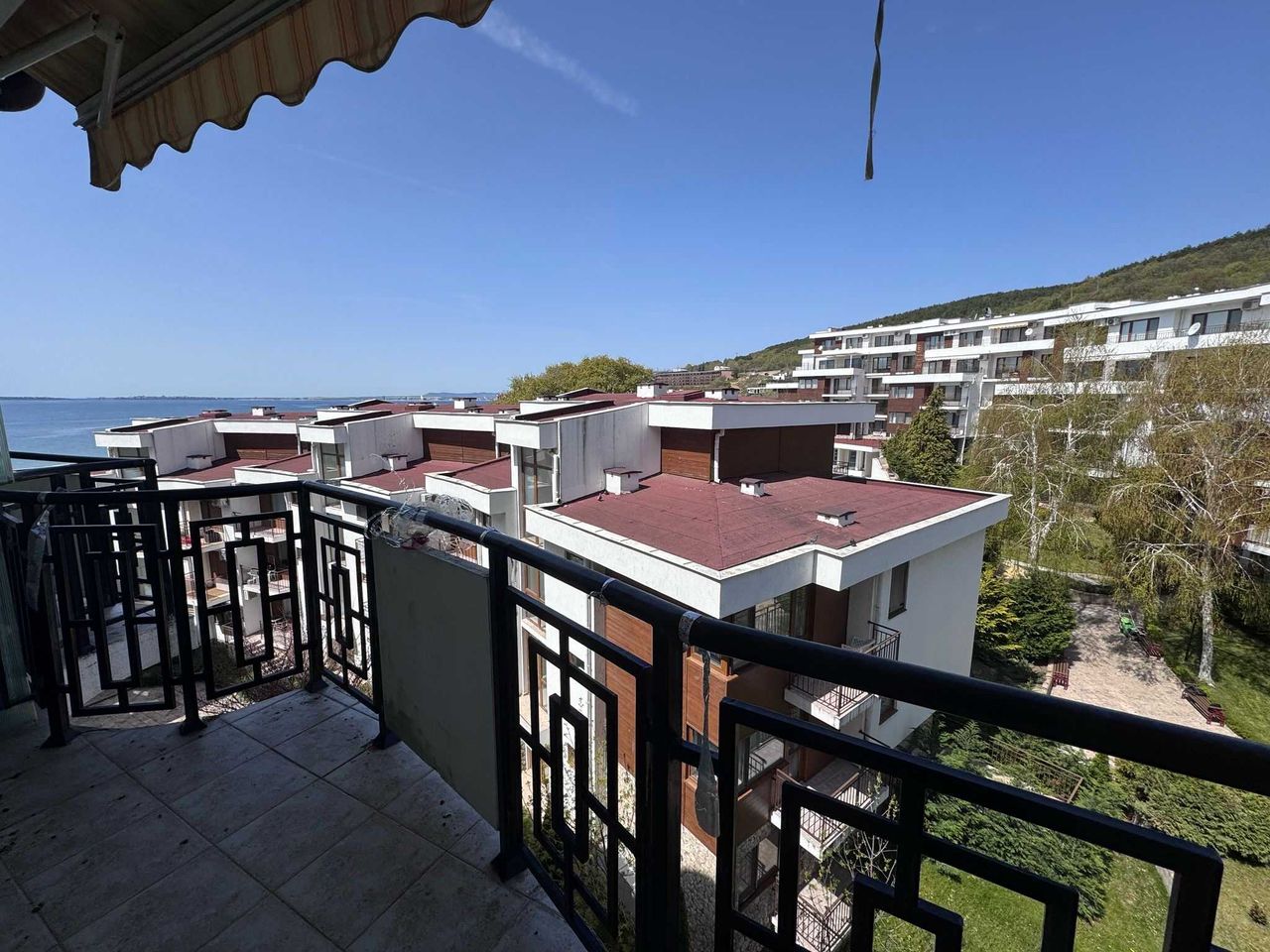Продава се Двустаен апартамент в к.к. Елените - 52 кв.м за 1212 €/кв.м - Снимка #8