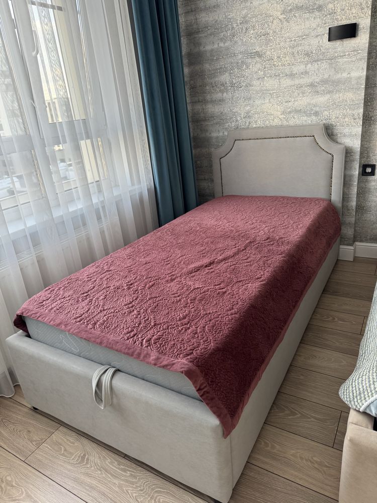 Продаю стильную подростковую кровать 90×200 с матрасом