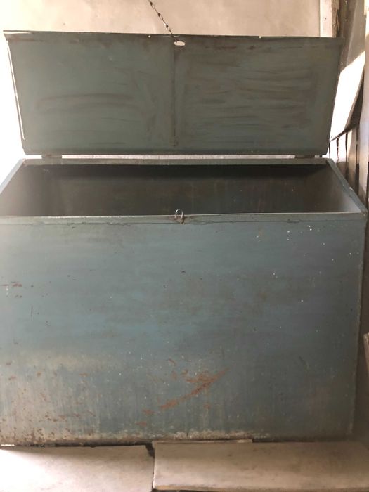 Продаю металлический ящик