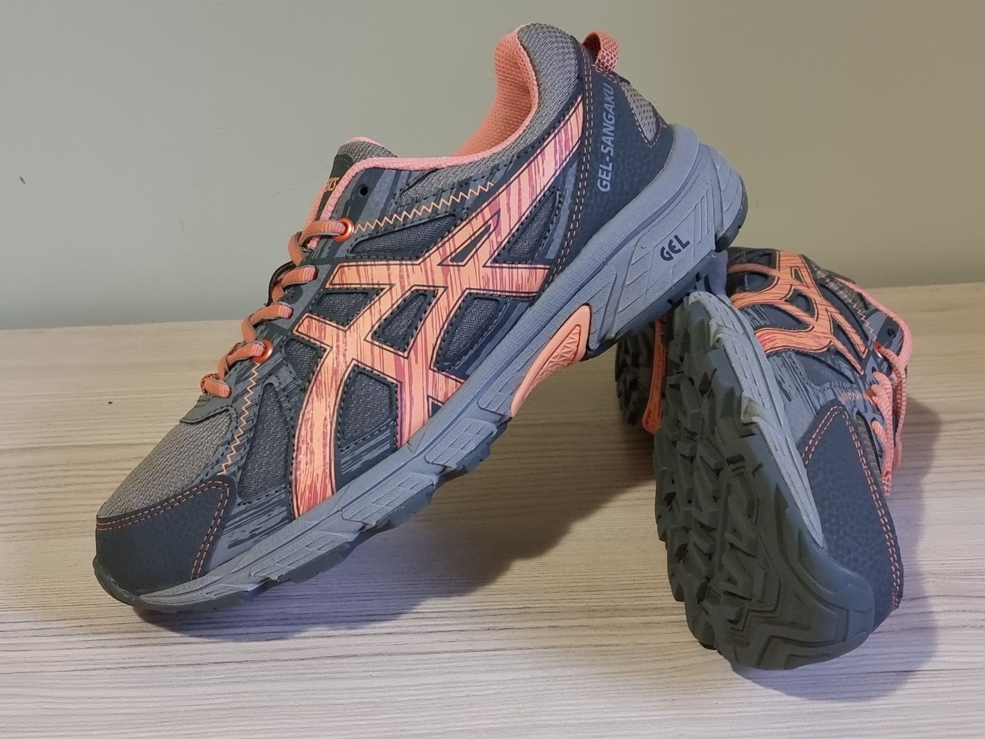 Asics Gel Sangaku спортни обувки 40 номер