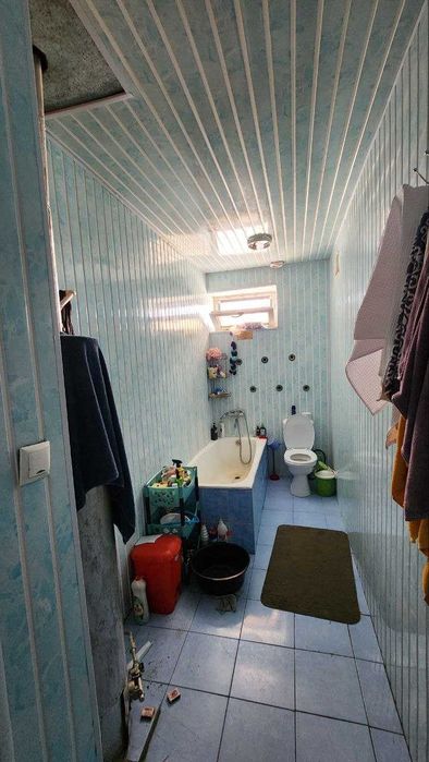 Уй сотилади (Райцентр бозор олдидаги котедж, катта йўл бўйида)