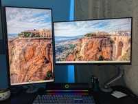 2 x Monitoare ,brațe și tastatură și mouse toate în garanție