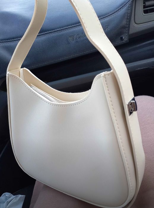 Ayollaruchun yelkama sumka