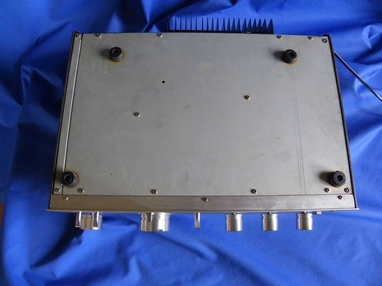 Стерео усилвател TEAK BX-300
