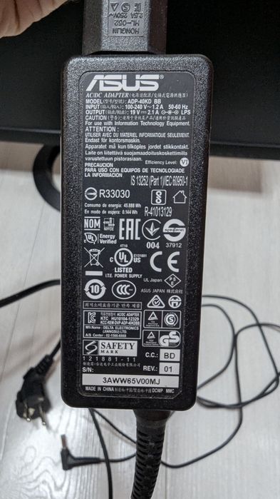 Vând monitor Asus 21.5 inch - defect (vezi descriere)