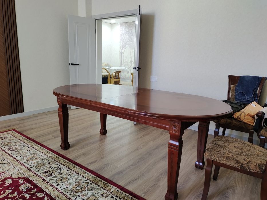Продам стол овальный, стулья