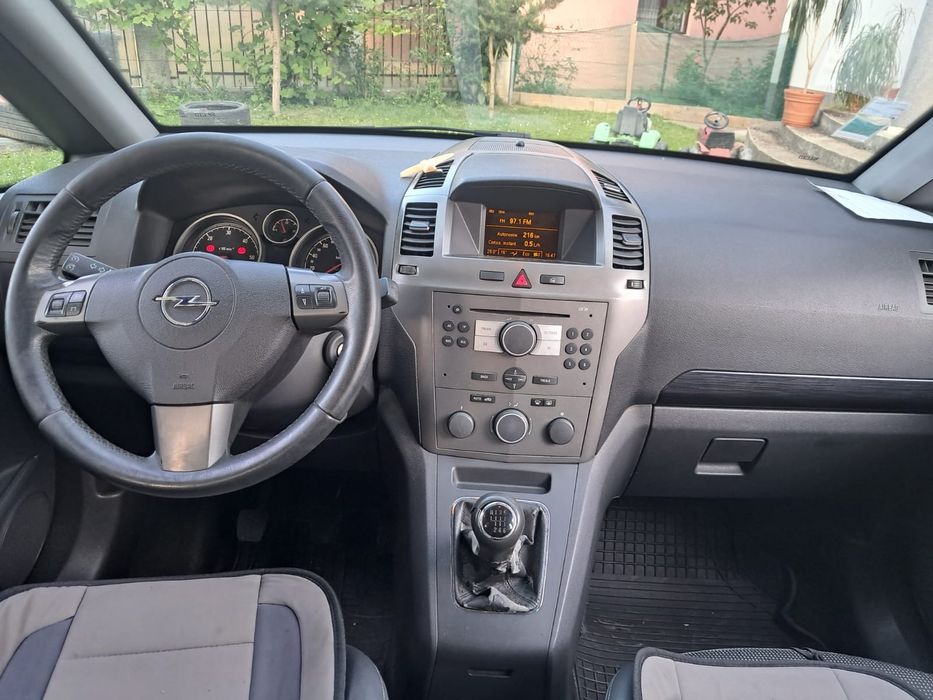 Vand opel zafira 7 locuri