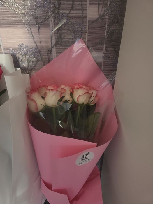 Цветы продам вчерашние