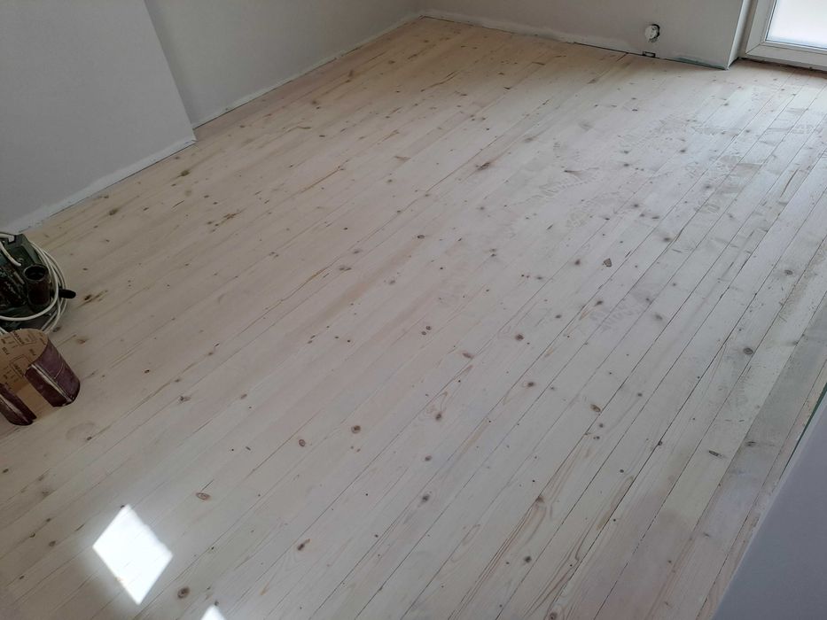 Циклене и лакиране на дюшеме с боя или безир София от 28 лв. на кв.м.