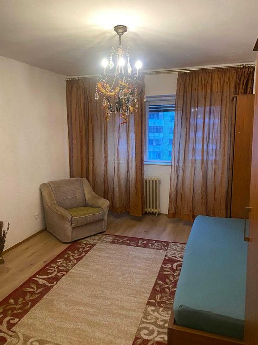 Vand apartament 3 camere