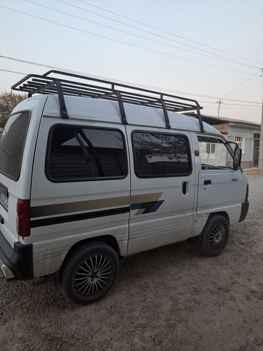 Таййор мошина минилади