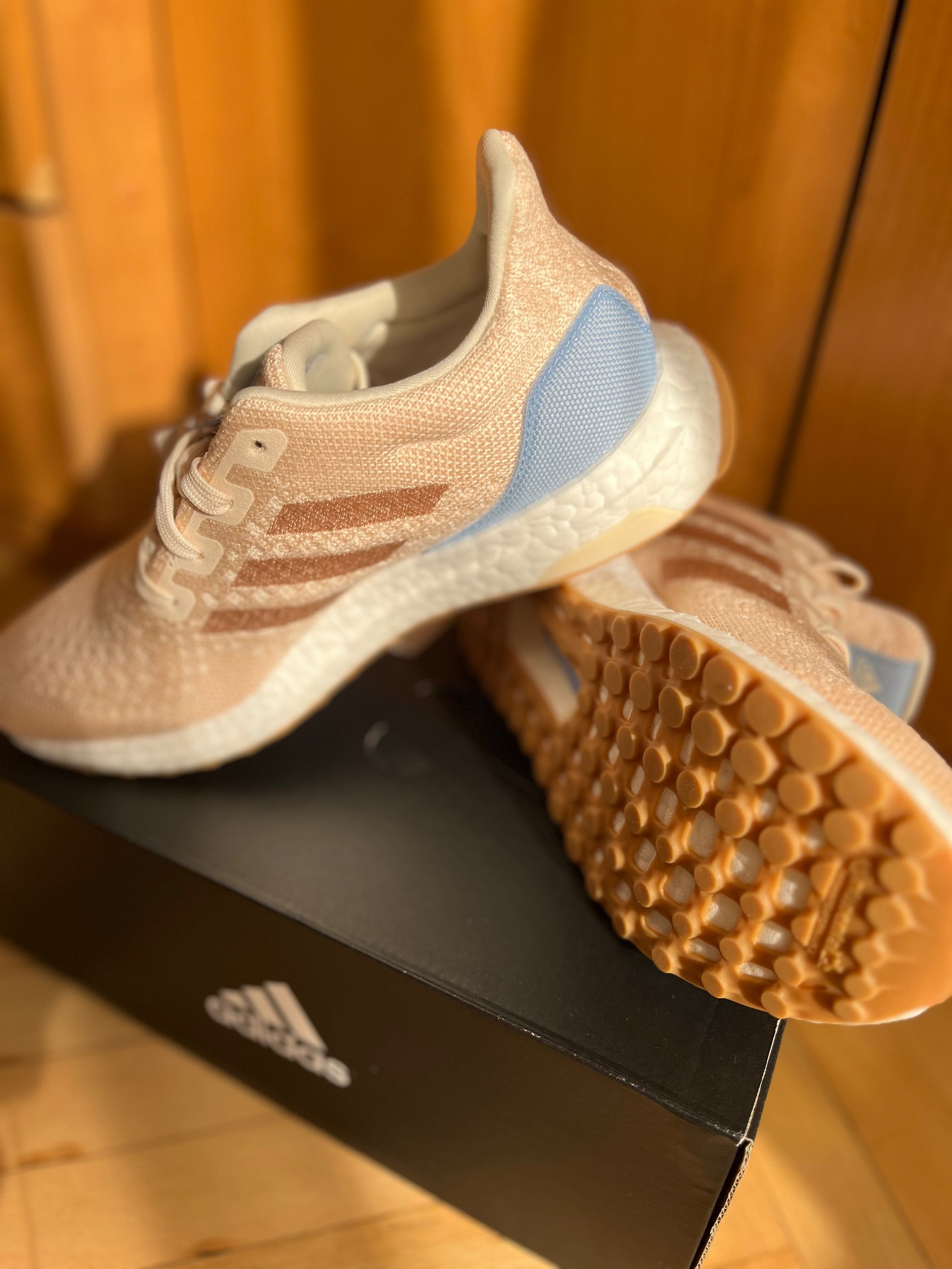 Маратонки adidas GX3976