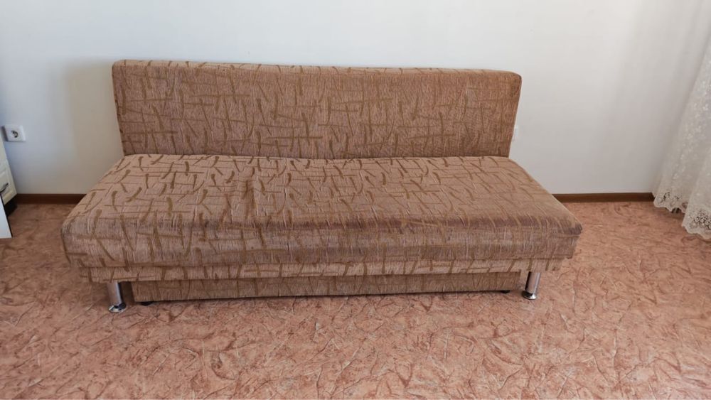 Срочно продам диван тахта и шкаф