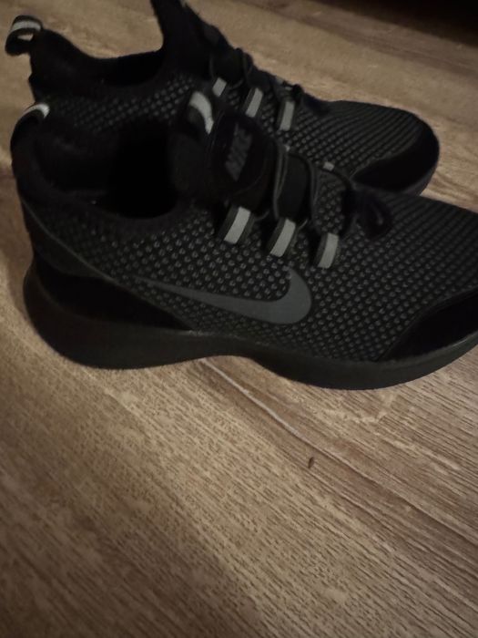 Намаление:Nike-Нови дамски оригинални маратонки 37 номер/неопрен