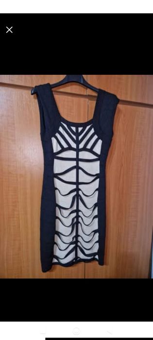 Vând rochii Xs și S