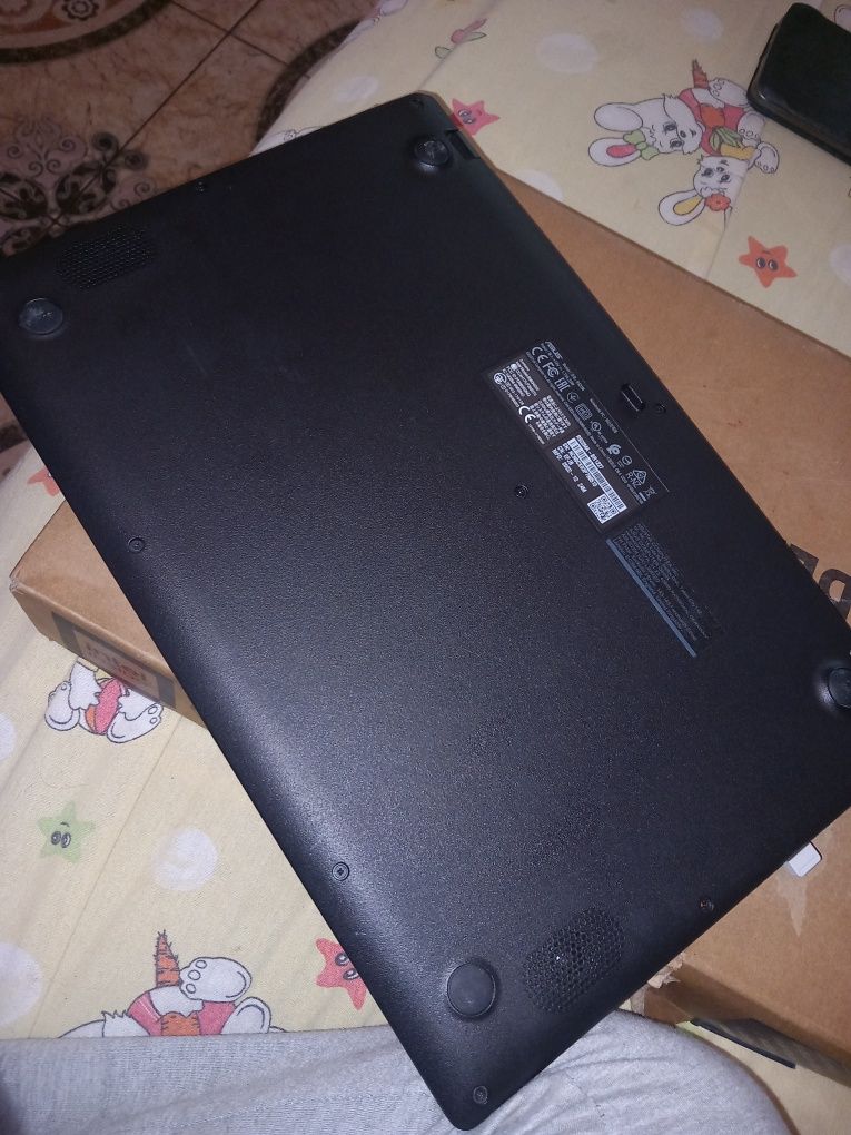 Laptop Asus ca nou