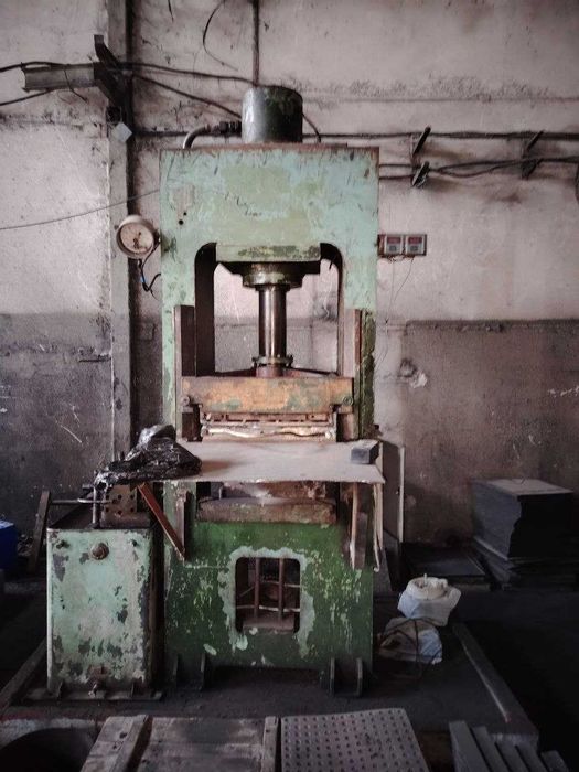 Сотилади Пресс гидравлический для резинавой формовой изделия