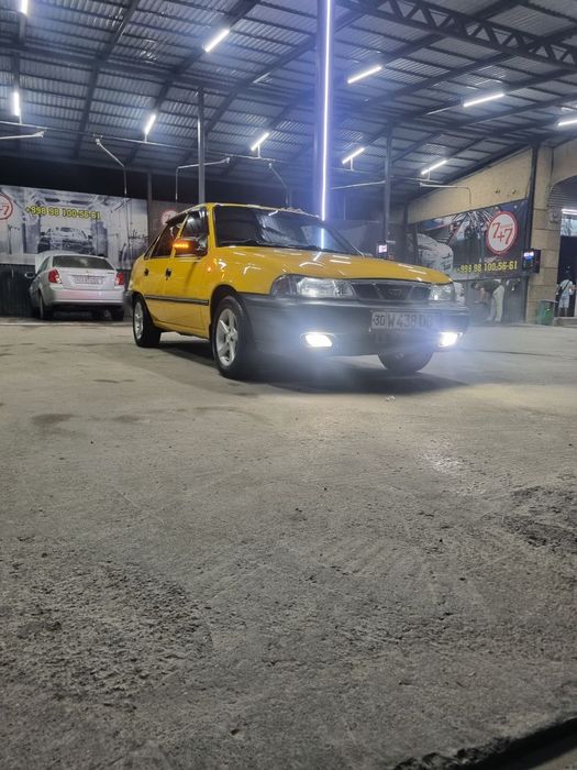 Продаю машину нексия 1