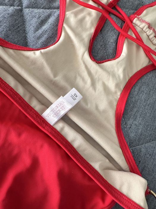 Costum baie Victoria’S Secret nou cu protej slip size 34