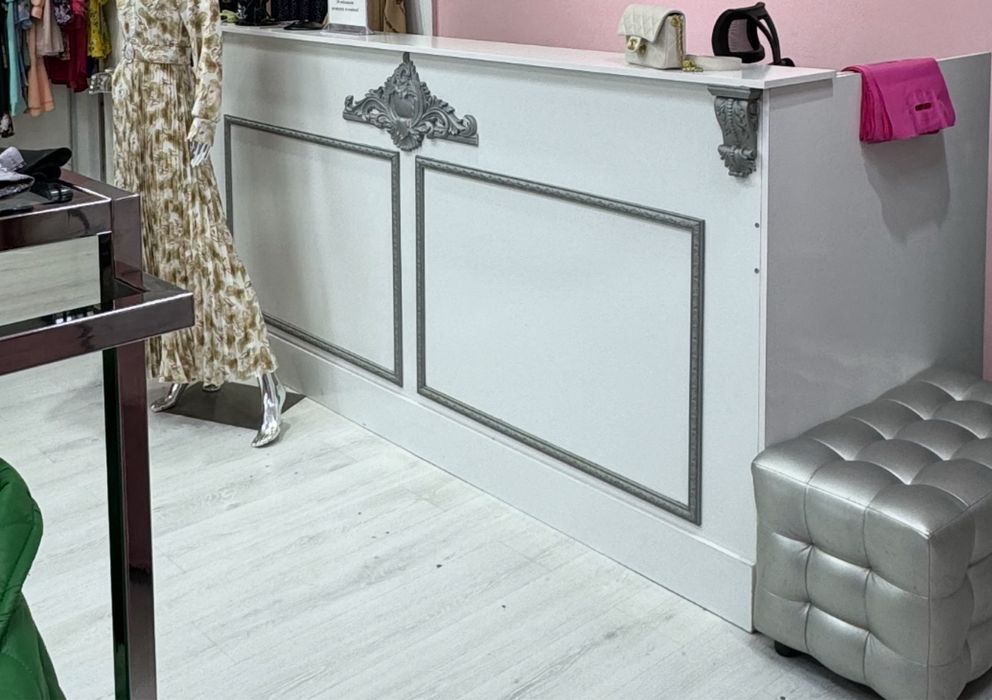 Продам ресепшн белый