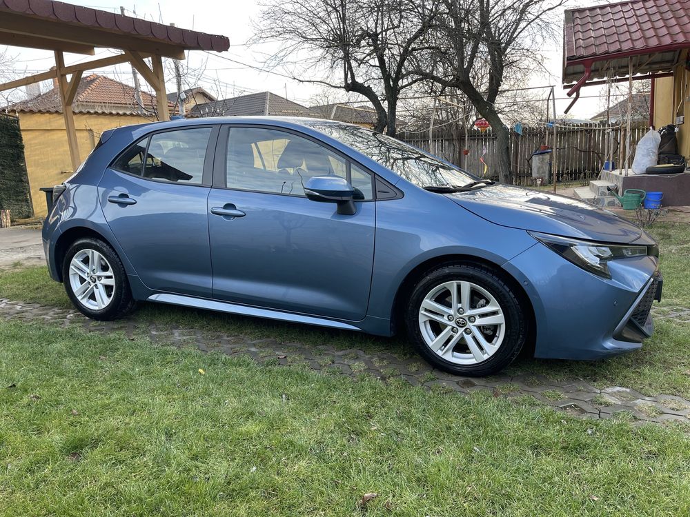 Toyota Corolla 2022 hybrid 1,8 model Bussines, baterie Li-Ion