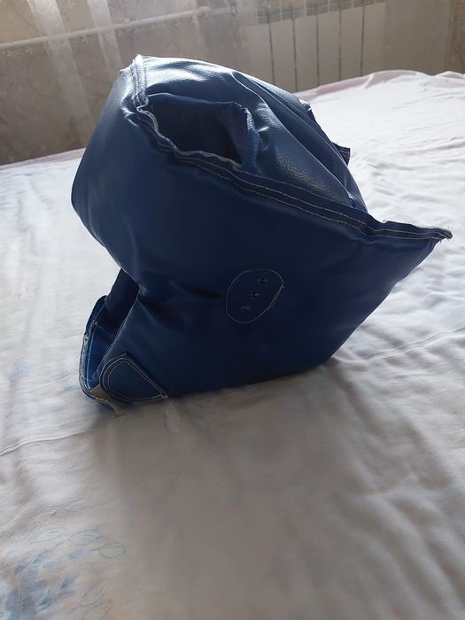 Шлем для  единоборств.