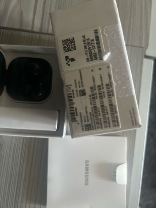 Samsung Buds 2 sigilate, originale, desfacute doar pentru proba