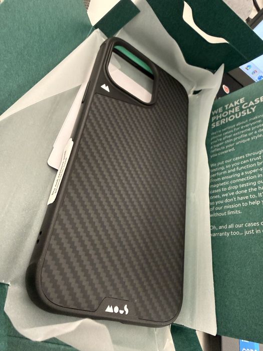 Mous Limitless Aramid 16 Pro Max - Camera Control Button - NOU