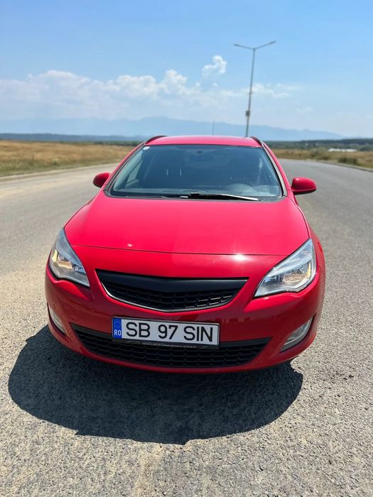 Opel Astra Opel Astra J Sport Tourer 1.3 diesel, incalzire volan si scaune
