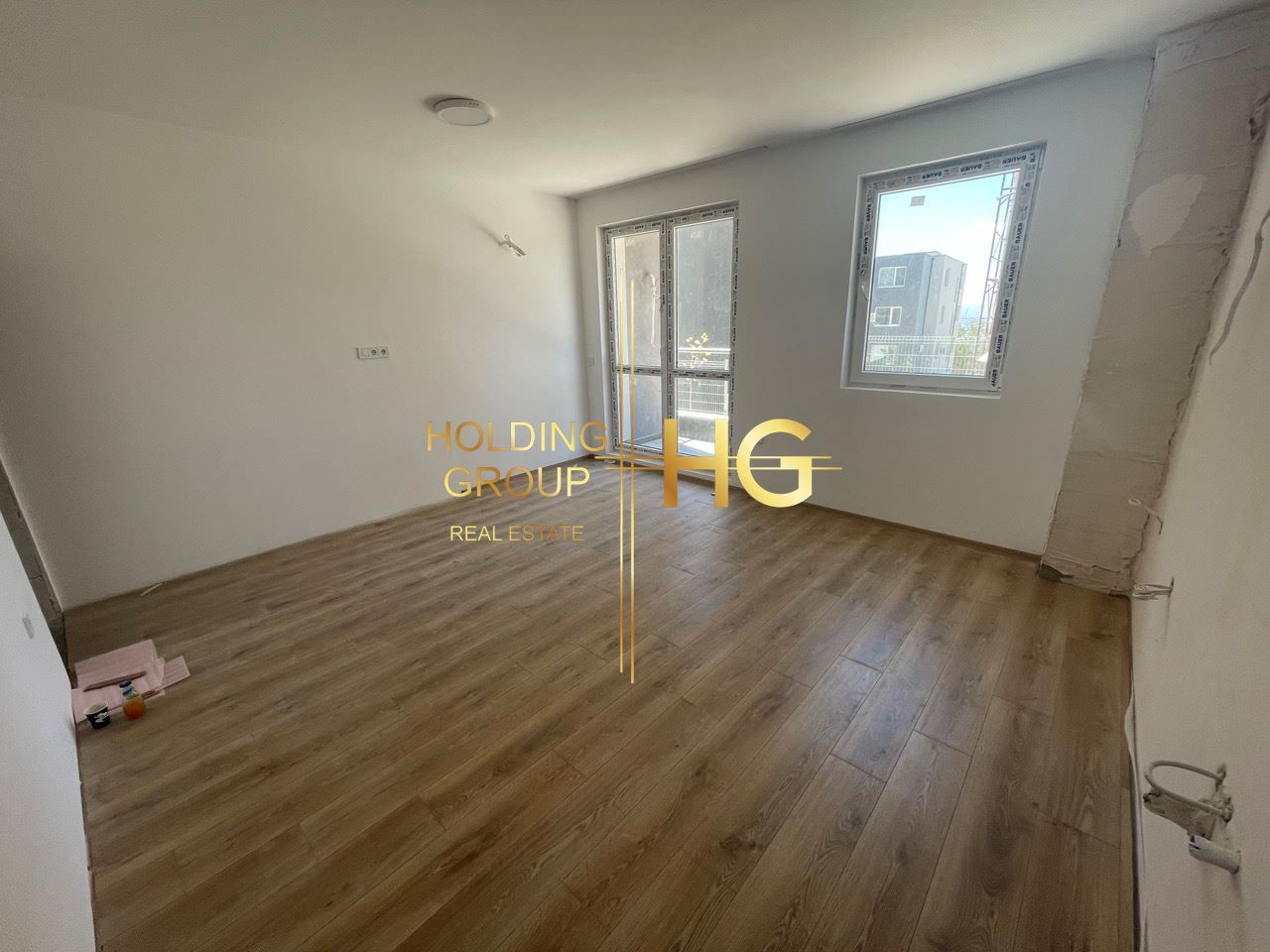 Продава се Двустаен апартамент в Варна, м-т Пчелина - 55 кв.м за 1592 €/кв.м - Снимка #2