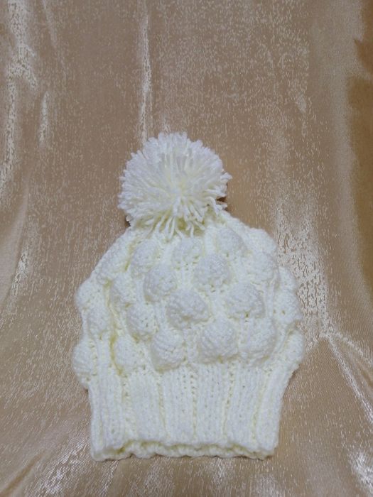 Căciulițe tricotate, adulți și copii