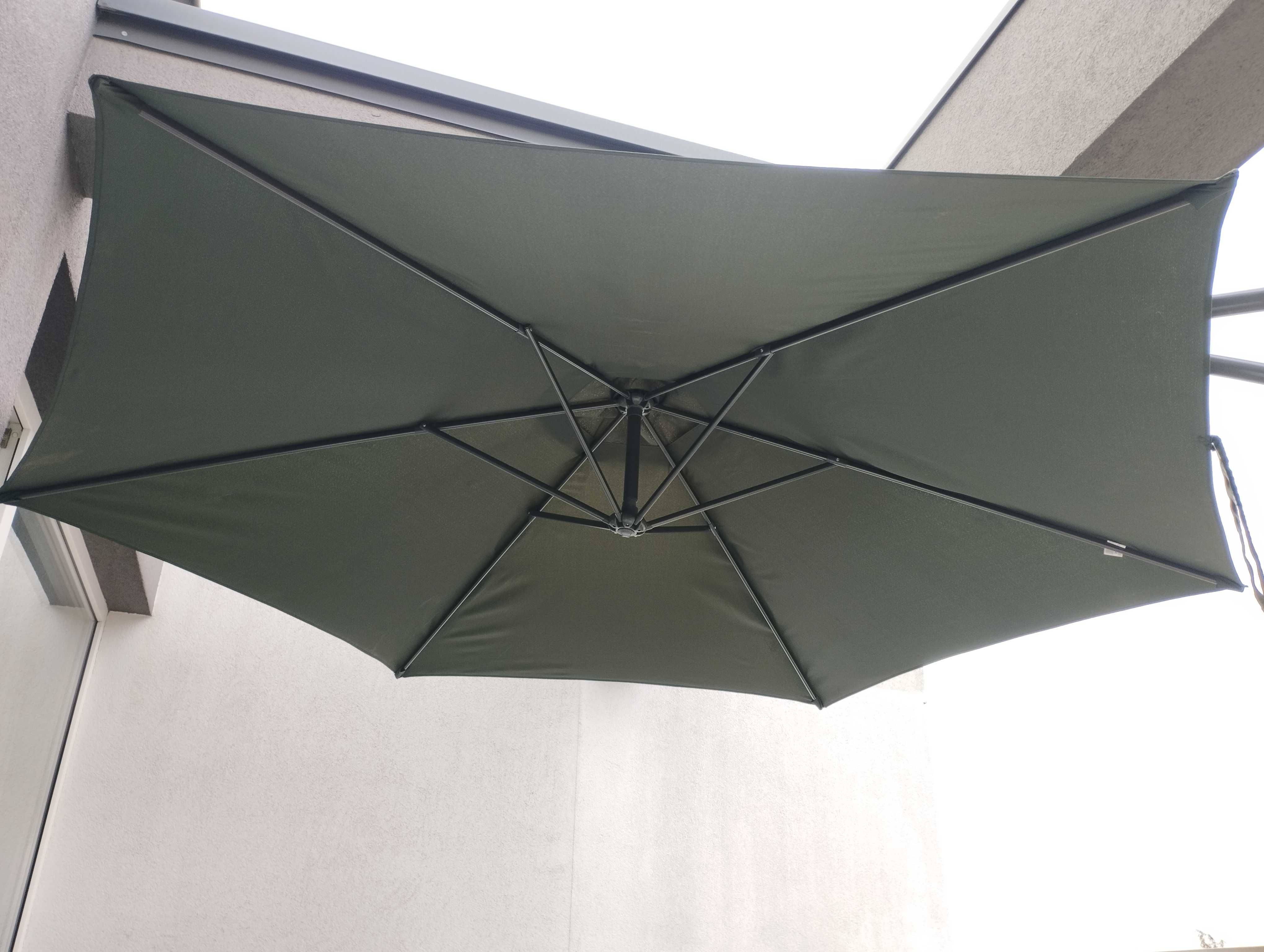 Градински чадър + шезлонги